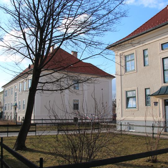 Arbeiter-/Angestelltenwohnhaus