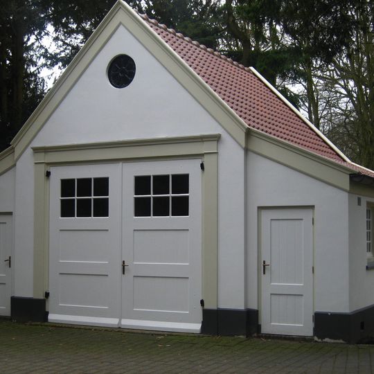 De Pauwhof, garage