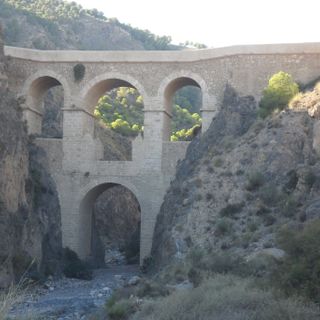 La puente de Alhama de Almería