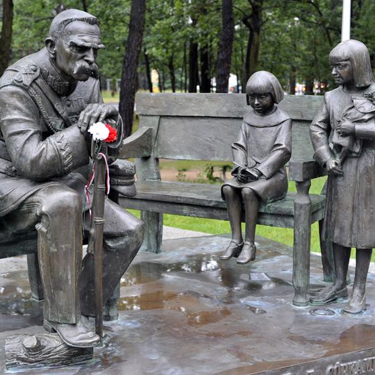 Ławeczka Józefa Piłsudskiego w Sulejówku