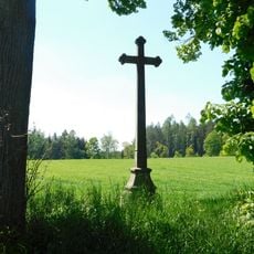 Kříž na křižovatce západně od Jedliny