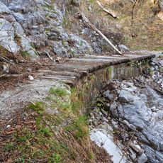 Soleleitung, Stützmauer beim großen Hundsortgraben