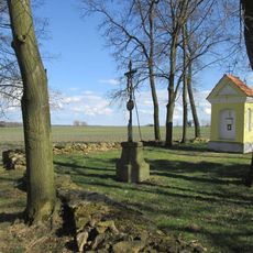 Kříž na morovém hřbitůvku u Svin