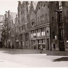 Pakhuis met puntgevel