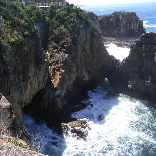 Sandanbeki Cave