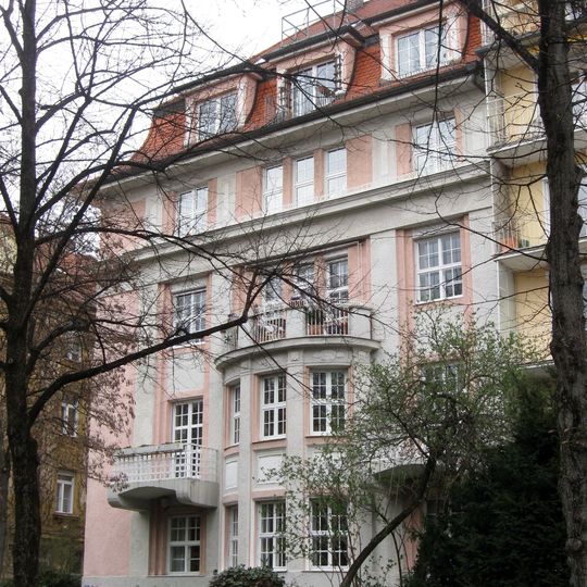 Adalbertstraße 96