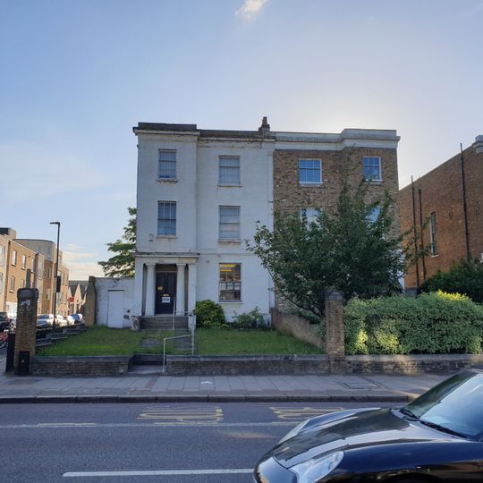 320, Brixton Road Sw9