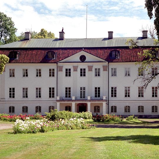 Almnäs Castle