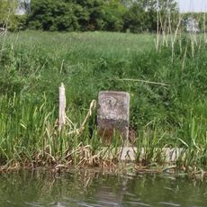 Chesterfield Canal (East Side), Canal Milepost To South East Of Otters Bridge 68 At Sk 7258 8793