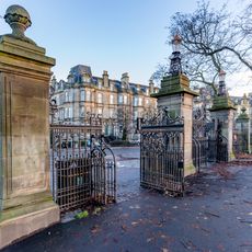 Queen's Park, Gateway