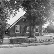 Dorpsweg 2, Onnen