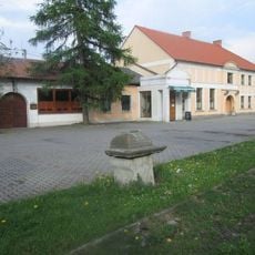 Kříž jižně od Nevřeně u Nové Hospody