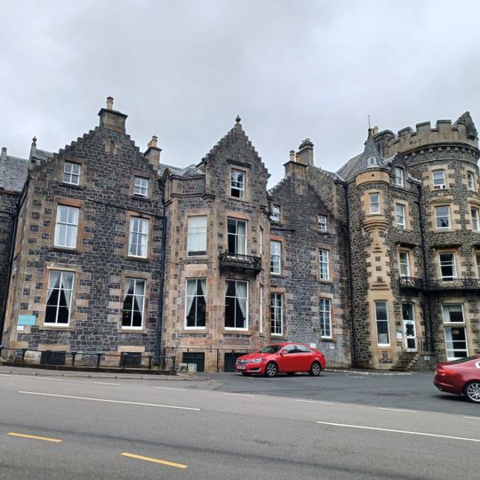 Tarbet, Tarbet Hotel