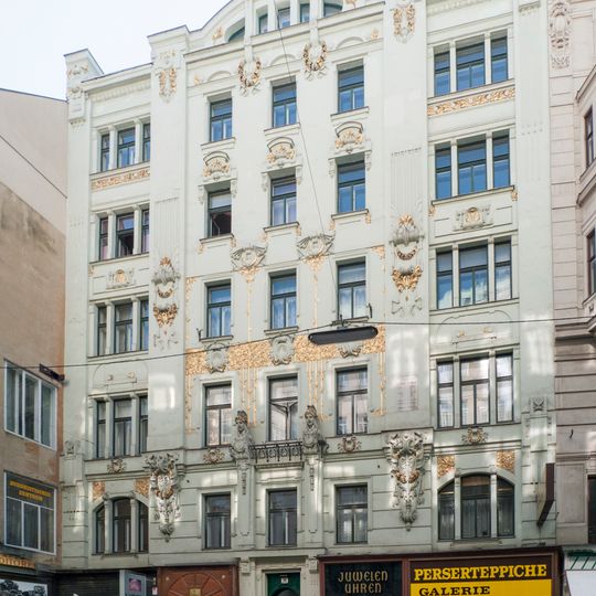 Wohn- und Geschäftshaus