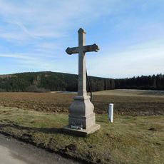 Kříž před kostelem svatého Jakuba v Mezilesí