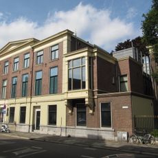 Rechterdeel van een dubbel herenhuis