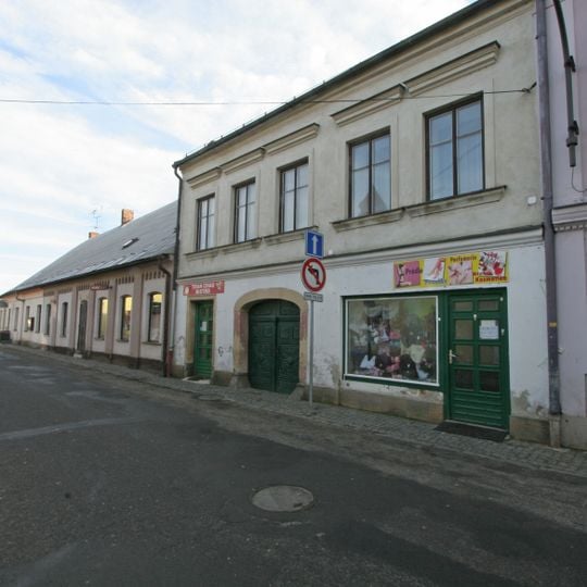 Městský dům čp. 3 s klasicistními vraty