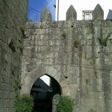 Torres de São Paulo e da Cadeia e o pequeno pano de muralha existente entre as duas torres