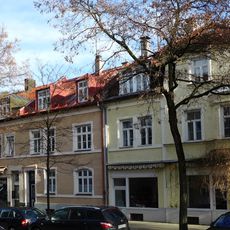 Zweigeschossige Wohnhausgruppe