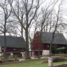 Wohnstallhaus, Scheune und Seitengebäude eines Dreiseithofes Auberg 7