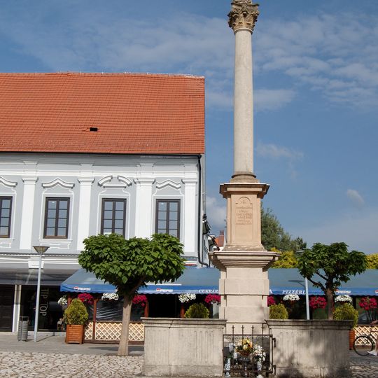 Morový stĺp, Mariánsky stĺp, podstavec