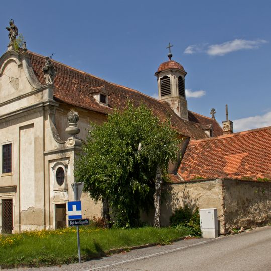 Kuefstein'sche Gruftkapelle hl. Anna/ ehem. Spitalskirche und Bürgerspital