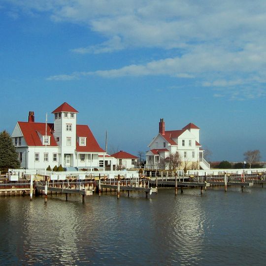 Racine Harbor Lighthouse and Life Saving Station
