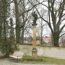 Sloup svatého Václava u kostela v Klecanech