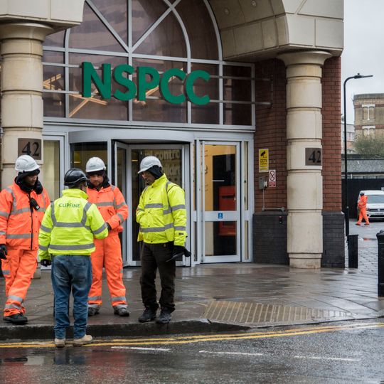 Post On North Corner Of Hewett Street