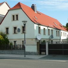 Wohnstallhaus eines ehemaligen Dreiseithofes Großenhainer Straße 28