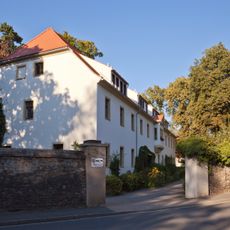 Gebäude mit Einfriedung (Fronfeste) Geschwister-Scholl-Straße 2; 4
