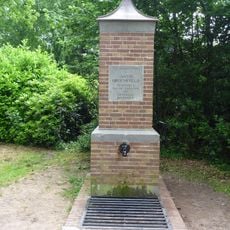 Het Luntersche Buurtbosch: waterpomp