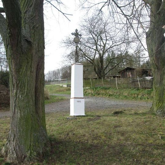 Kříž na rozcestí v Nezdicích