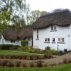 296, Norton Way South