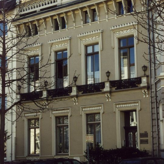 Baumschulallee 15