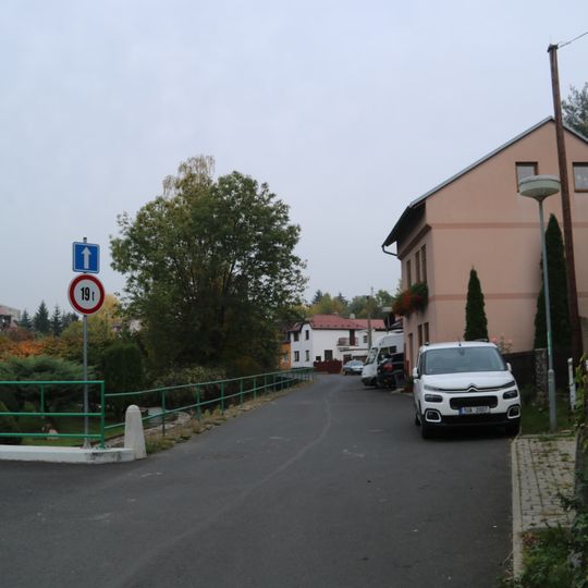 Most ulice Pod Pivovarem přes Podmileský potok