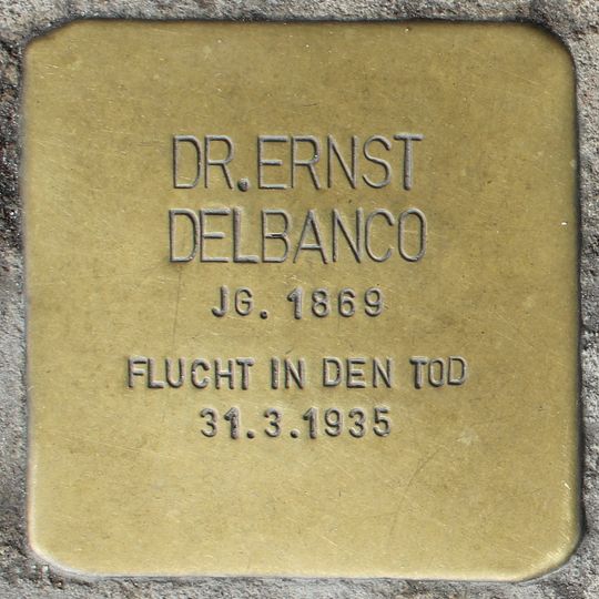 Stolperstein en memoria de Ernst Delbanco