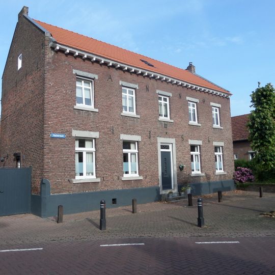 Heistraat 2, Einighausen