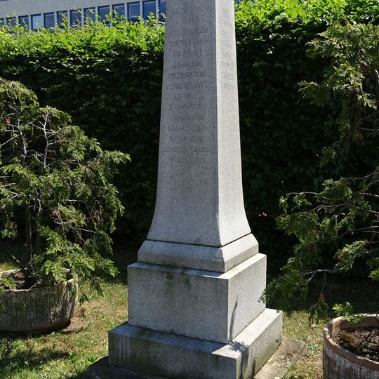 Monument to the Paris - Constantinople air route in Prague