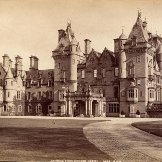 Kinnaird Castle