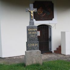 Kříž u kaple sv. Máři Magdaleny v Jasenici