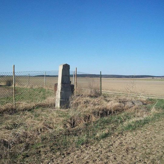 Kříž východně od Výrova