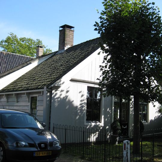 Kerkplein 10, Broek in Waterland