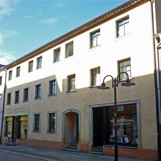 Wohnhaus in geschlossener Bebauung Hauptstraße 18