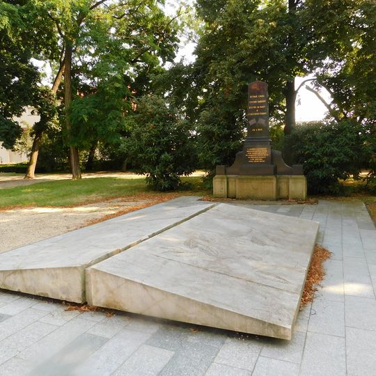 Pomník padlým sovětským vojákům ve Slavkově