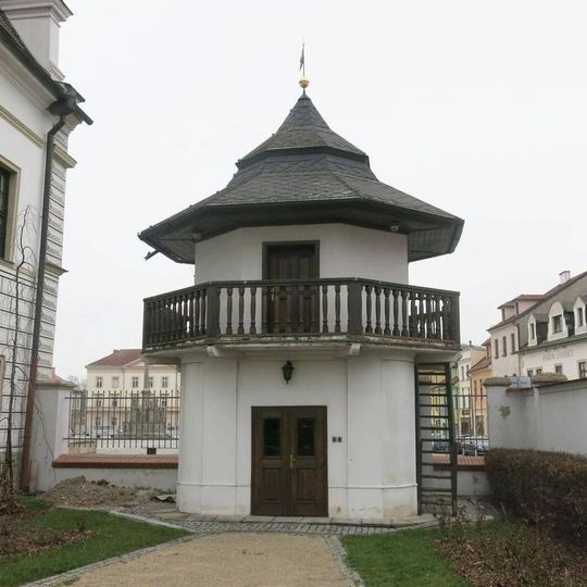 Gloriet v zahradě u radnice ve Stříbře
