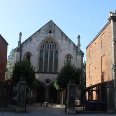 Forecourt Piers To St Mary's Congregational Church