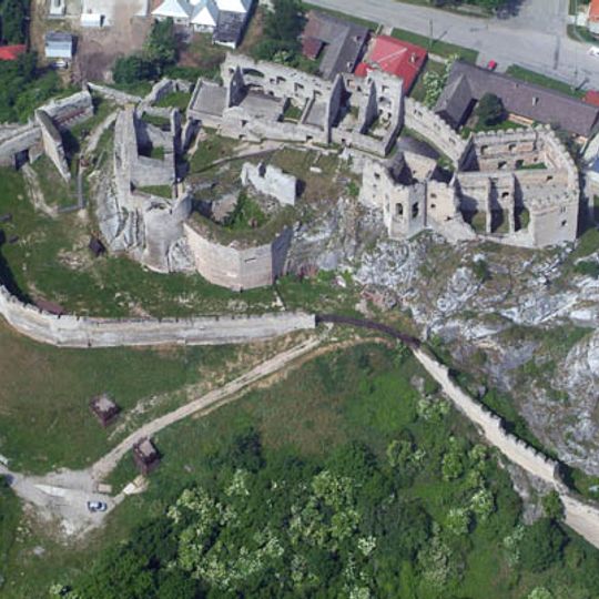 Hrad Beckov, opevnenie hradu