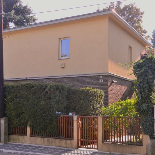 Wohnhaus in der Napraforgó-Straße 10