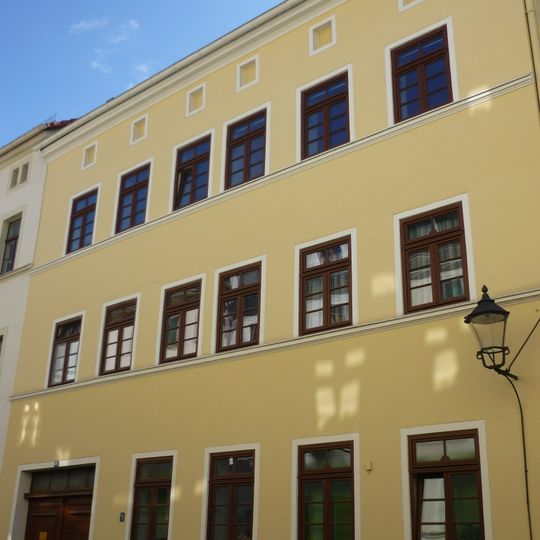 Wohnhaus in geschlossener Bebauung, mit ländlichem Hofgebäude Lunitz 6b
